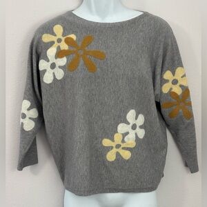 AAEDA Unique Gray Dolman Sleeved Sweater With Felt-Like Flowers Size M